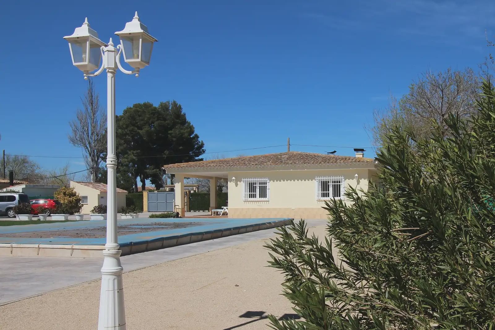 4 sypialnia Willa na sprzedaż w Miasto Albacete z basenem garażem - 339 000 € (Ref: 9775957)