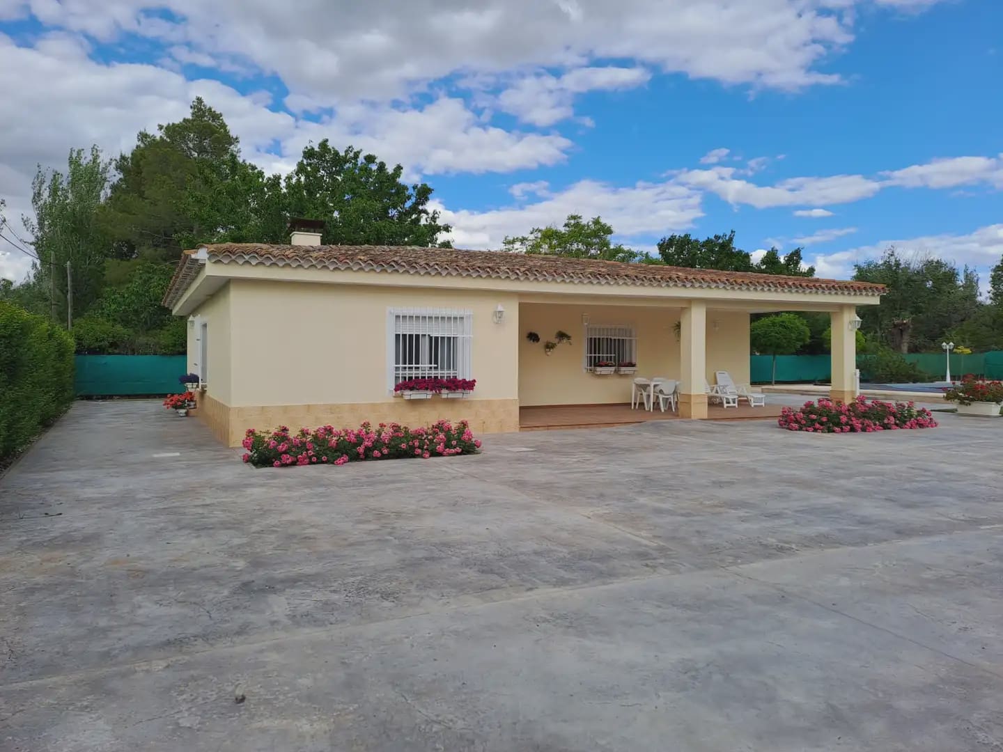 4 sypialnia Willa na sprzedaż w Miasto Albacete z basenem garażem - 339 000 € (Ref: 9775957)