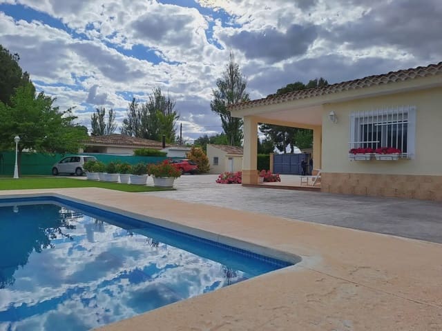4 soverom Villa til salgs i Pedanías, Albacete by med svømmebasseng garasje - € 339 000 (Ref: 9775957)