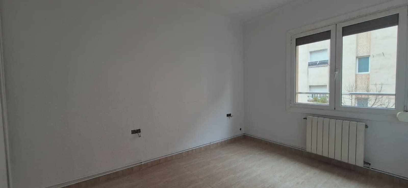 3 slaapkamer Flat te koop in Barcelona stad - € 235.000 (Ref: 9778458)