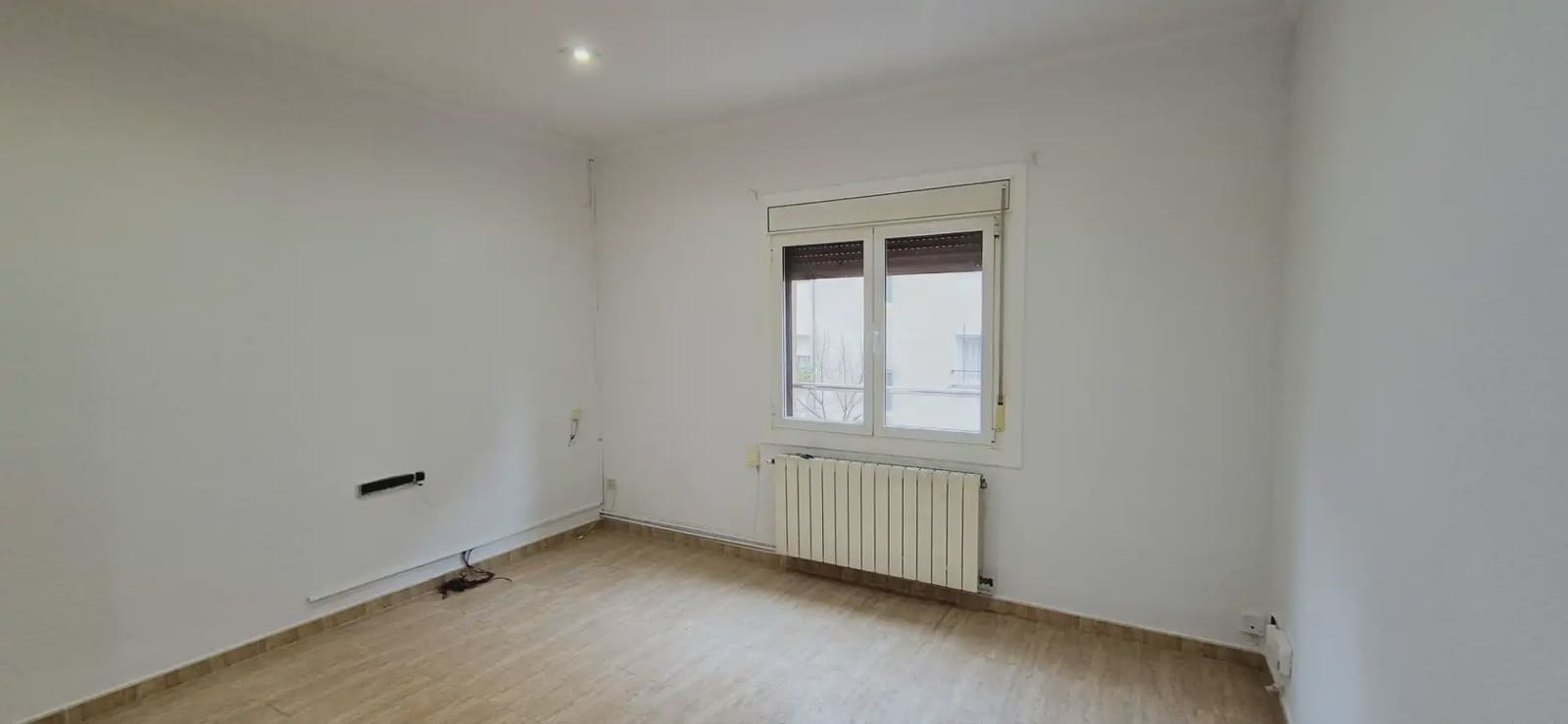 3 slaapkamer Flat te koop in Barcelona stad - € 235.000 (Ref: 9778458)