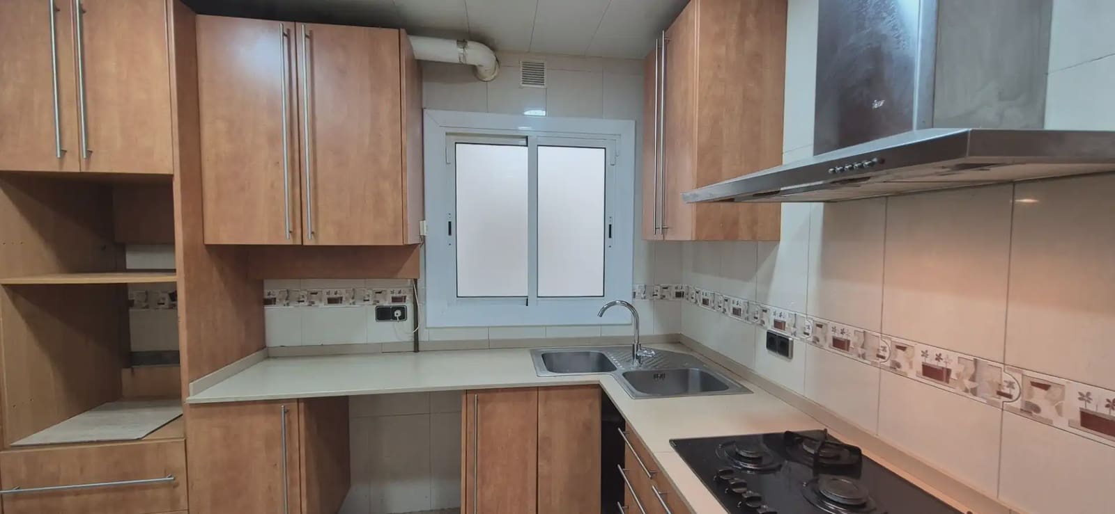 3 slaapkamer Flat te koop in Barcelona stad - € 235.000 (Ref: 9778458)