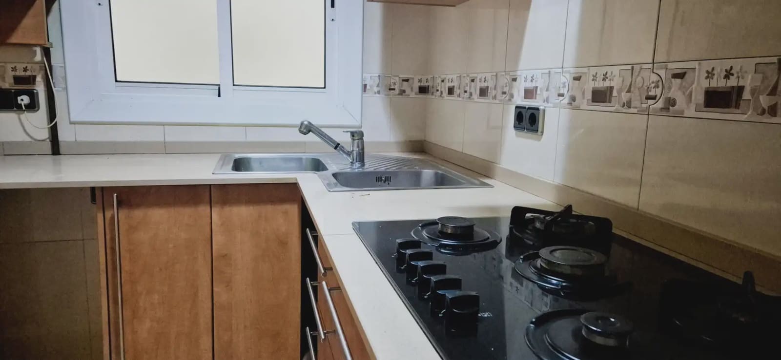 3 slaapkamer Flat te koop in Barcelona stad - € 235.000 (Ref: 9778458)