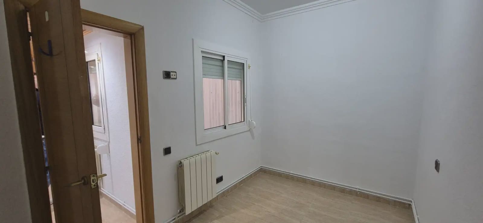 3 slaapkamer Flat te koop in Barcelona stad - € 235.000 (Ref: 9778458)