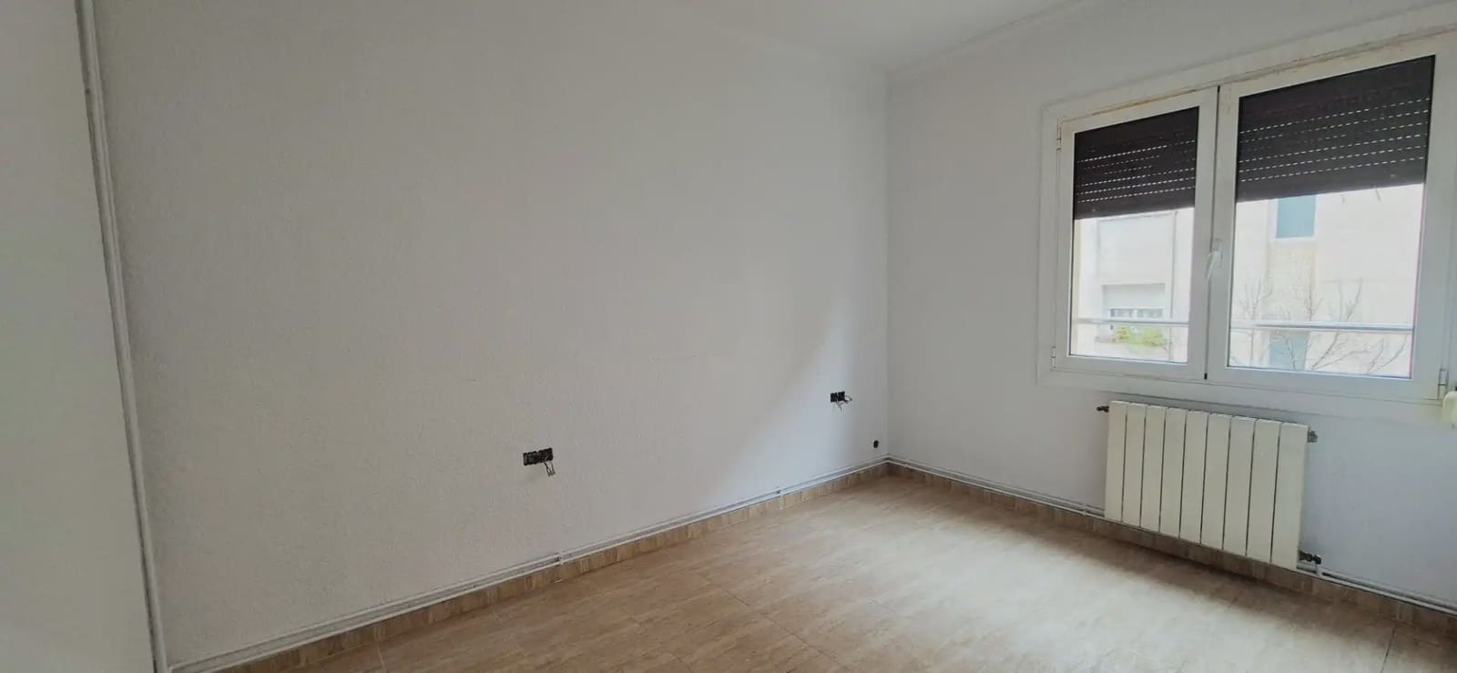 3 slaapkamer Flat te koop in Barcelona stad - € 235.000 (Ref: 9778458)