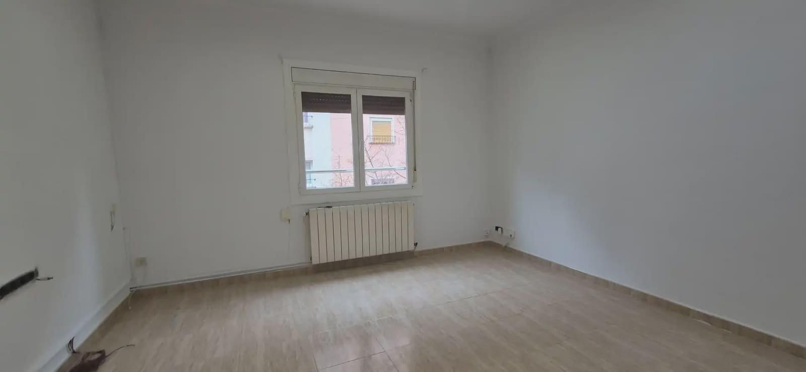 3 slaapkamer Flat te koop in Barcelona stad - € 235.000 (Ref: 9778458)