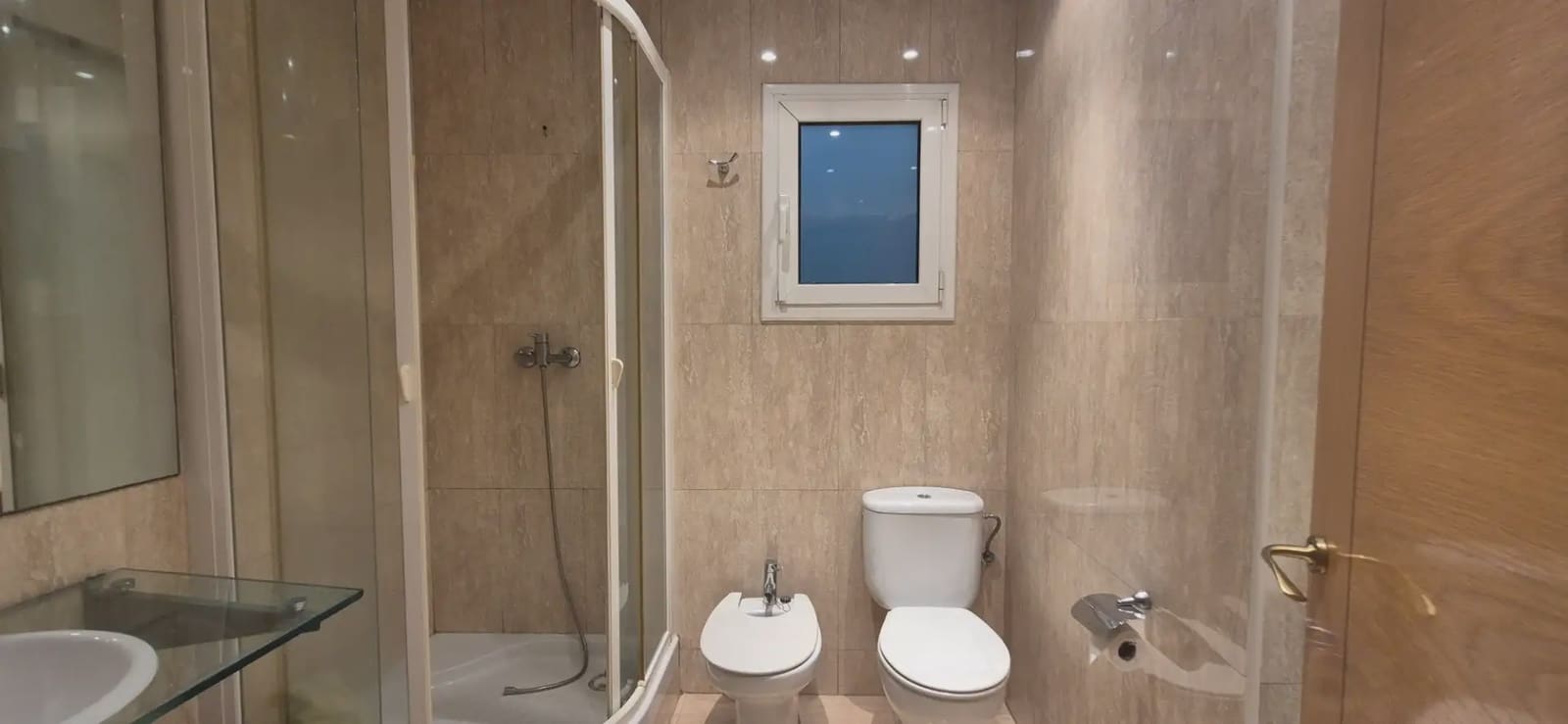 3 slaapkamer Flat te koop in Barcelona stad - € 235.000 (Ref: 9778458)