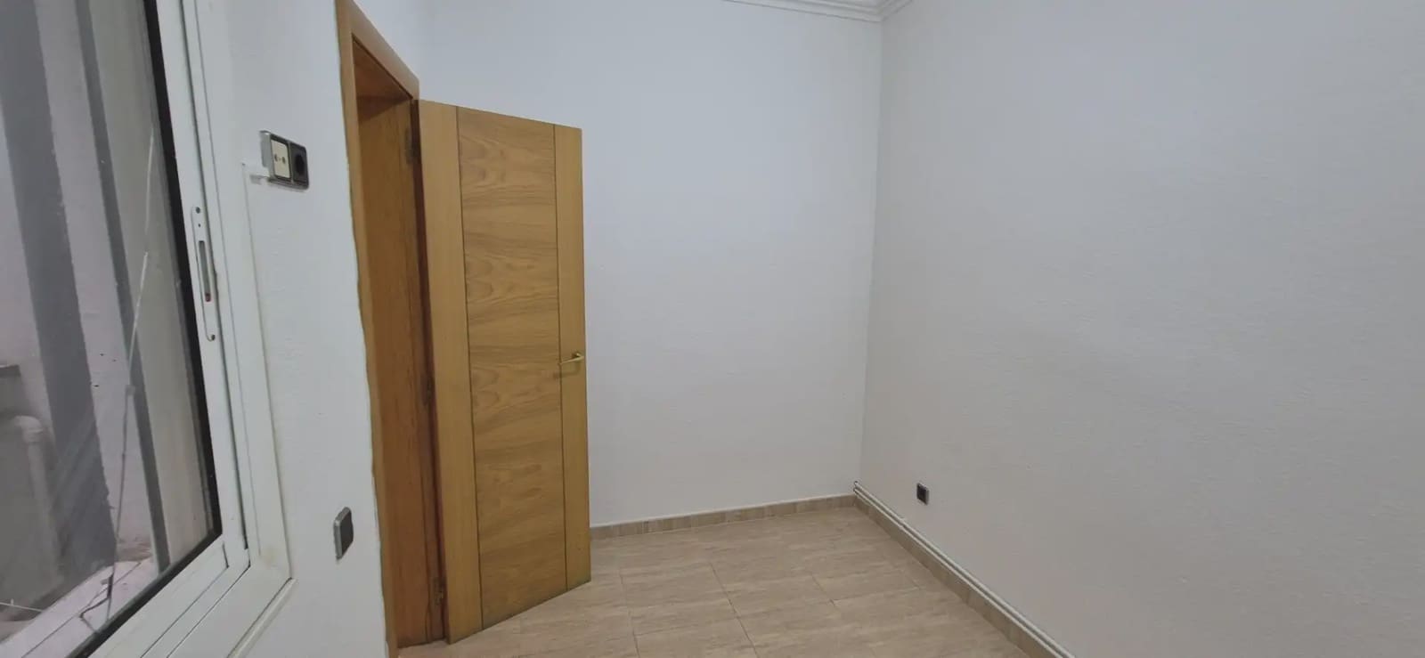 3 slaapkamer Flat te koop in Barcelona stad - € 235.000 (Ref: 9778458)