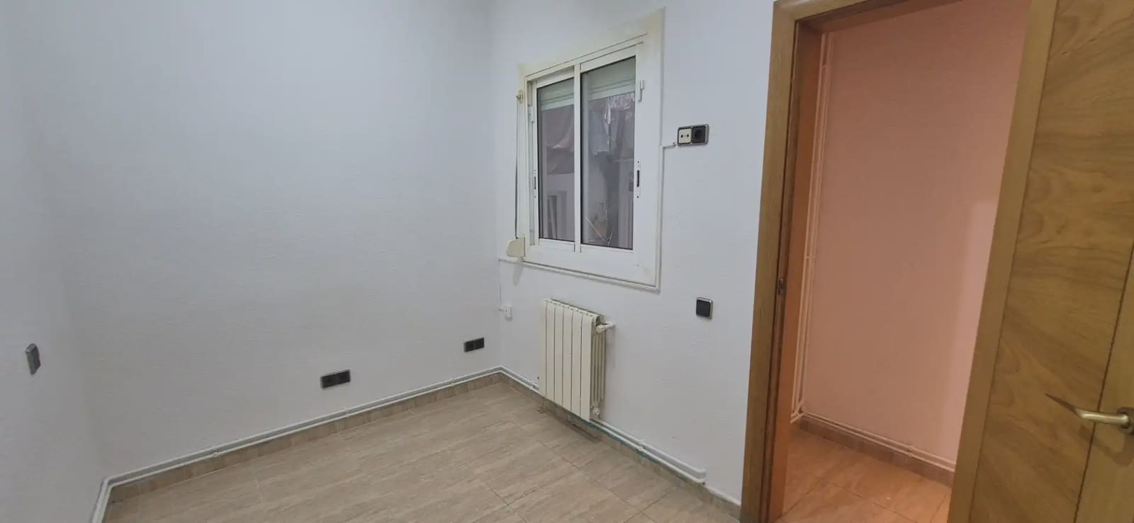 3 slaapkamer Flat te koop in Barcelona stad - € 235.000 (Ref: 9778458)