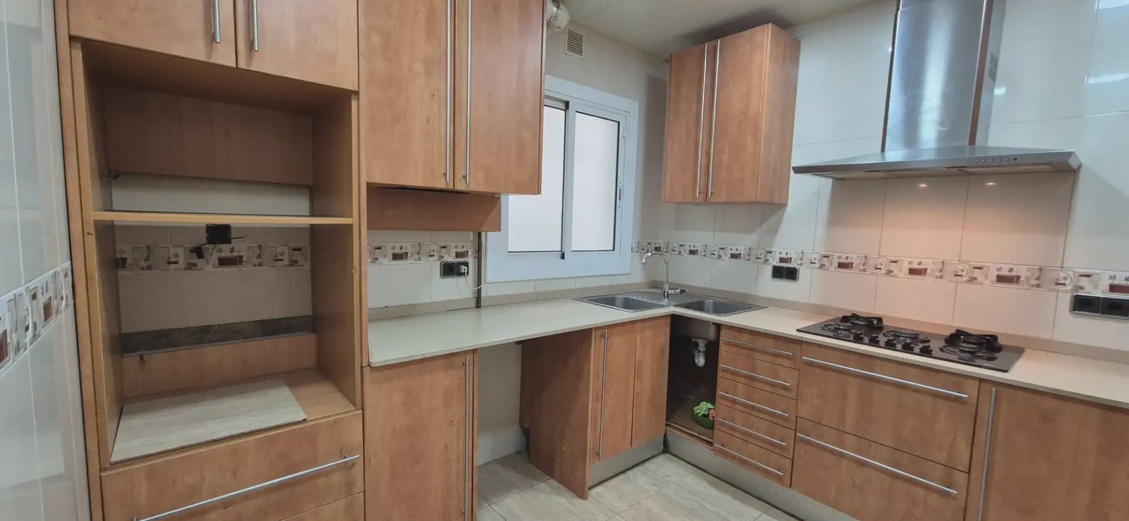 3 slaapkamer Flat te koop in Barcelona stad - € 235.000 (Ref: 9778458)