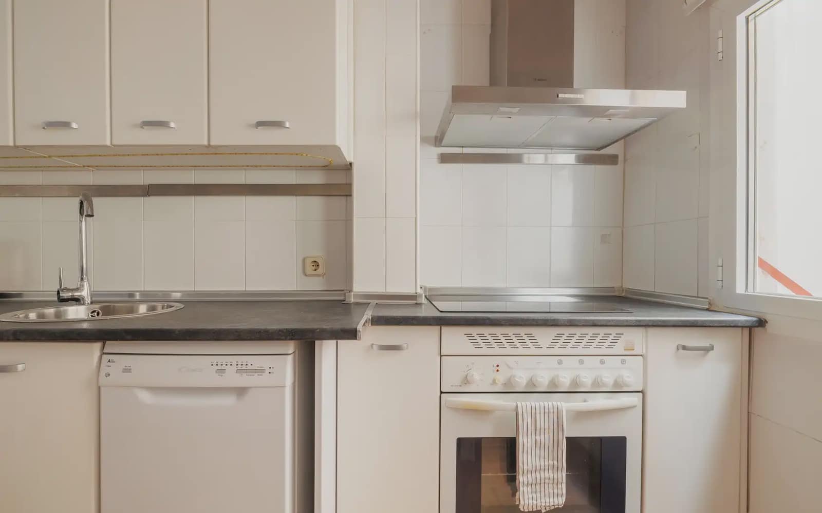 2 soveværelse Lejlighed til leje i Madrid by - € 2.400 (Ref: 9778898)