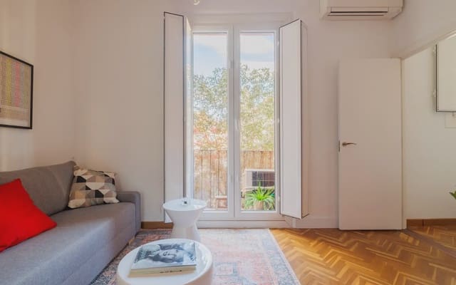 2 soveværelse Lejlighed til leje i Palacio, Madrid by - € 2.400 (Ref: 9778898)