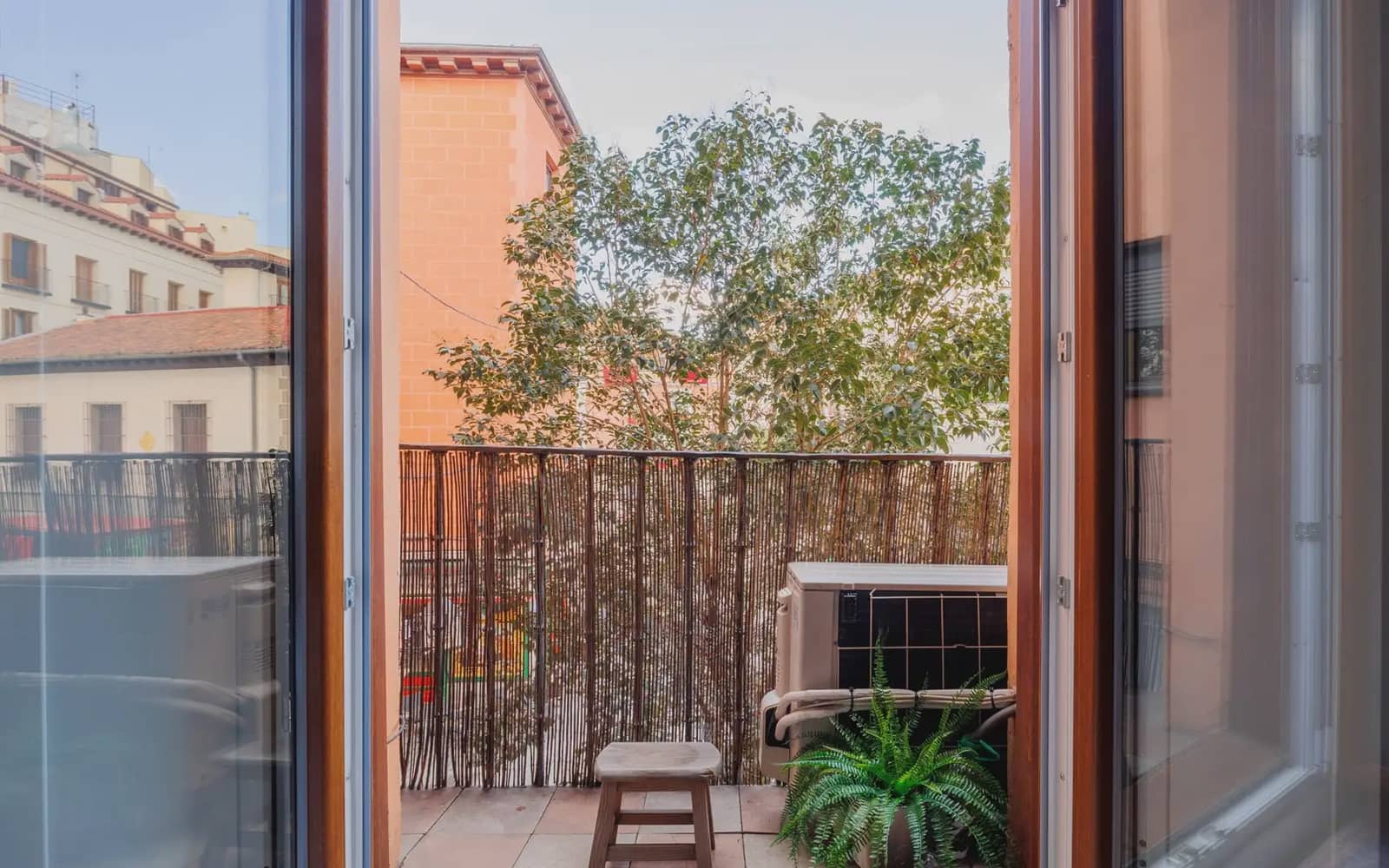 2 soveværelse Lejlighed til leje i Madrid by - € 2.400 (Ref: 9778898)