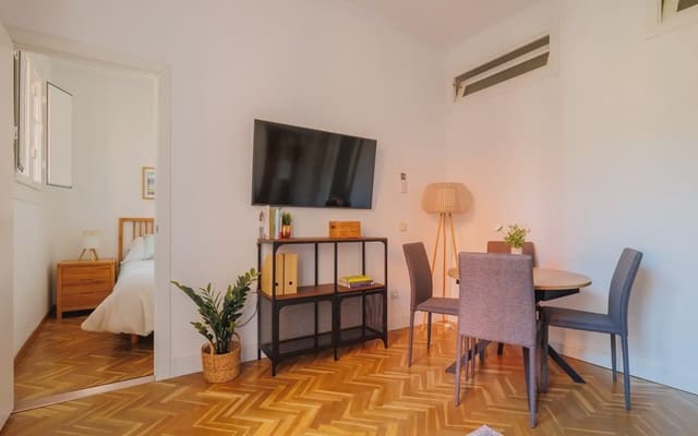 2 soveværelse Lejlighed til leje i Palacio, Madrid by - € 2.400 (Ref: 9778898)