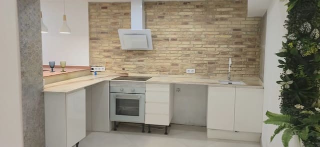 4 slaapkamer Flat te koop in El Poble Sec, Barcelona stad - € 420.000 (Ref: 9781412)