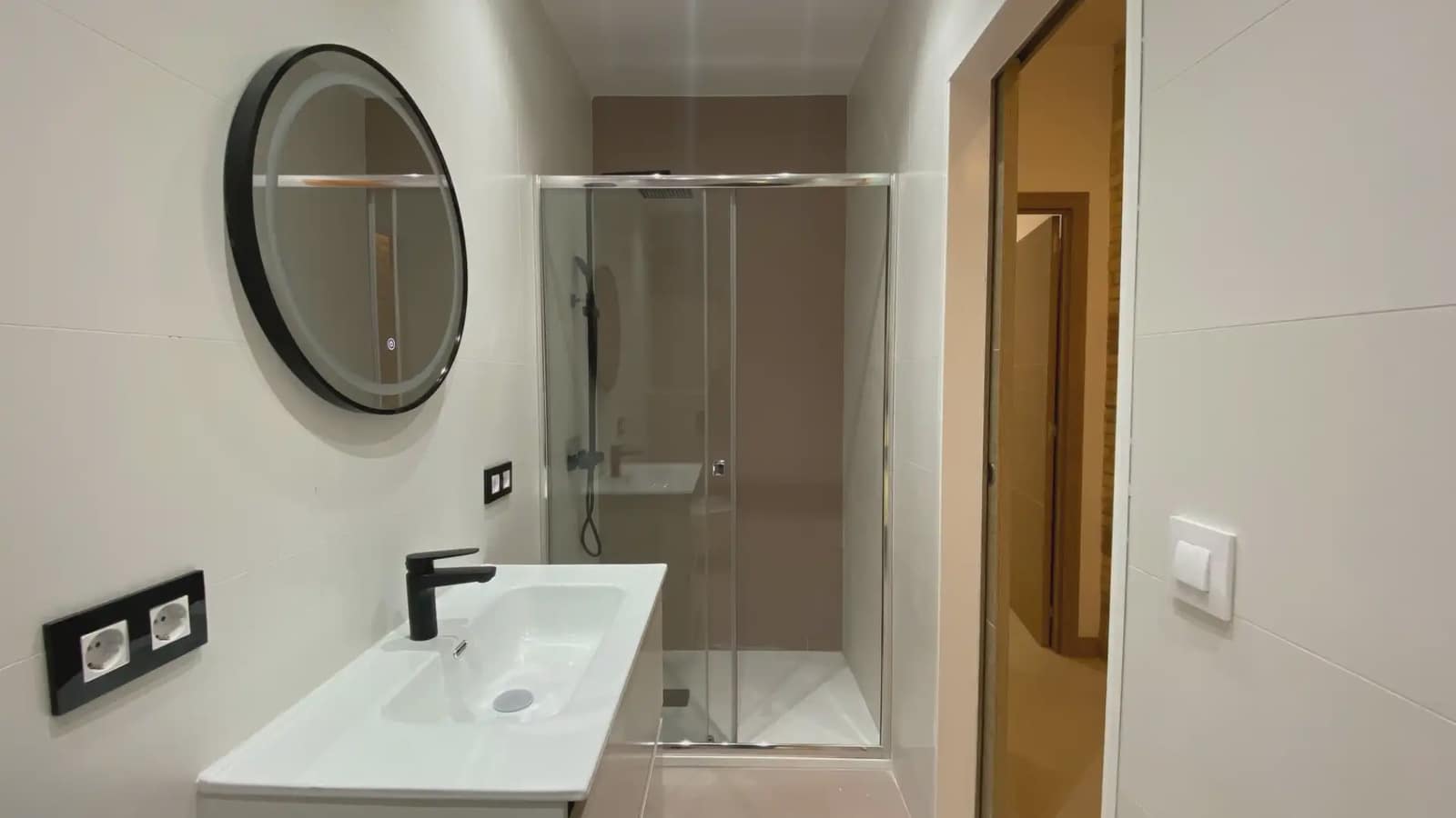 4 slaapkamer Flat te koop in Barcelona stad - € 420.000 (Ref: 9781412)