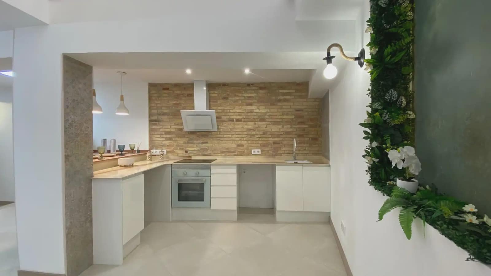 4 slaapkamer Flat te koop in Barcelona stad - € 420.000 (Ref: 9781412)