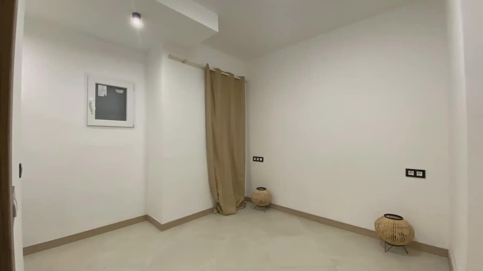 4 slaapkamer Flat te koop in Barcelona stad - € 420.000 (Ref: 9781412)