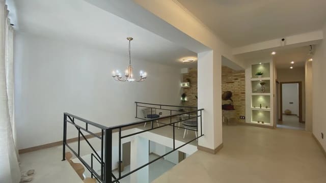 4 slaapkamer Flat te koop in El Poble Sec, Barcelona stad - € 420.000 (Ref: 9781412)