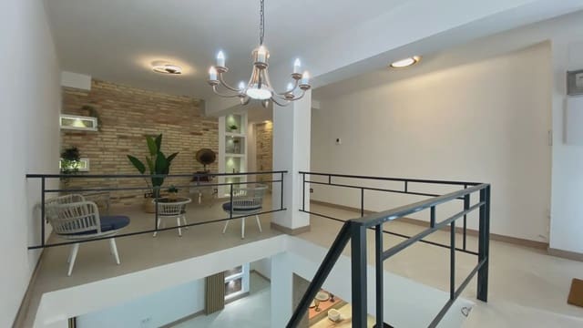 4 slaapkamer Flat te koop in El Poble Sec, Barcelona stad - € 420.000 (Ref: 9781412)