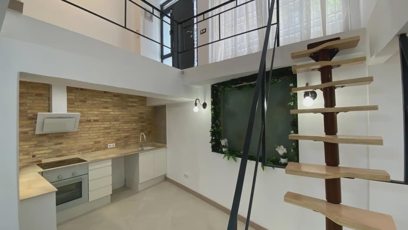 4 slaapkamer Flat te koop in Barcelona stad - € 420.000 (Ref: 9781412)