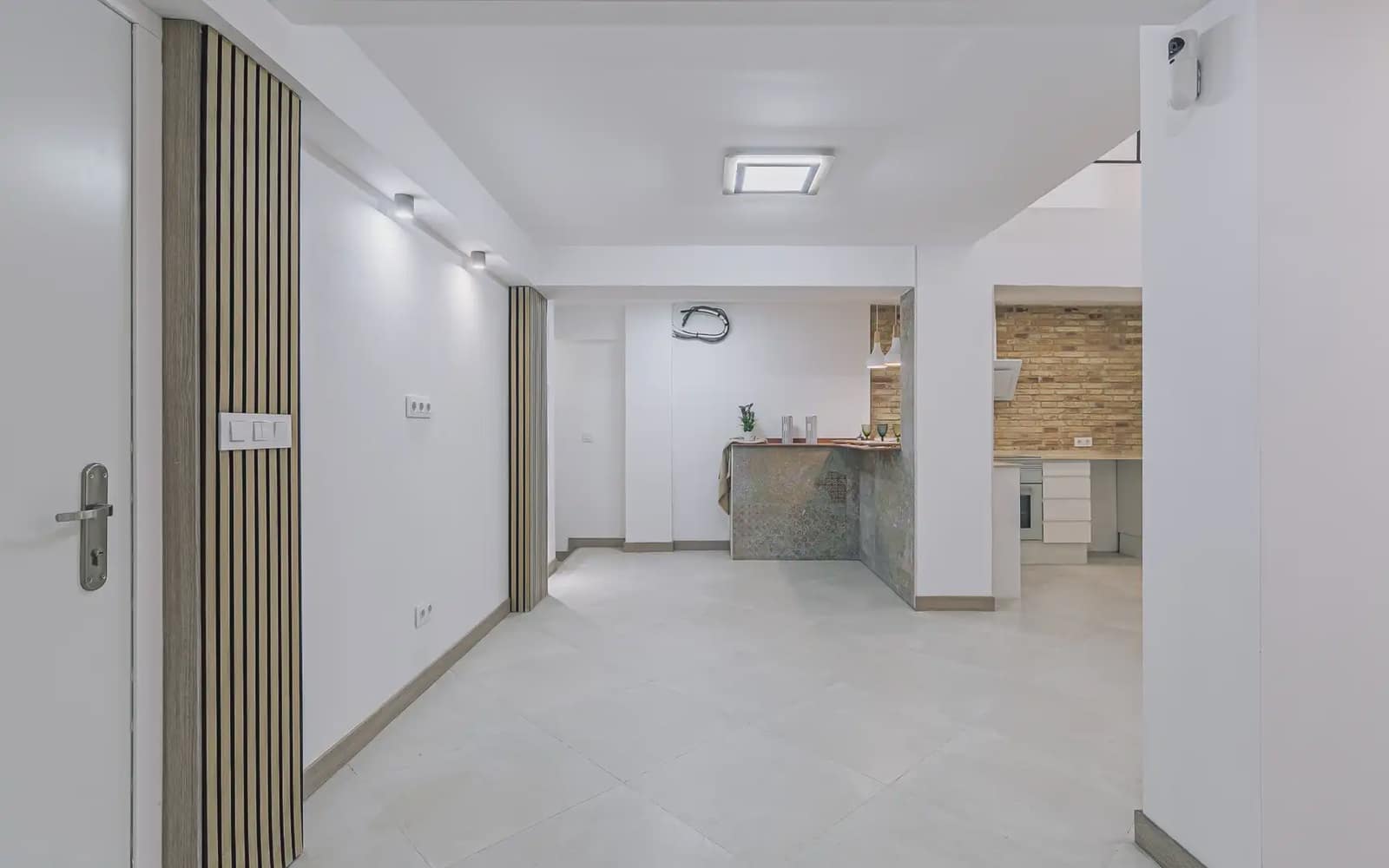4 sovrum Lägenhet till salu i Barcelona stad - 389 000 € (Ref: 9781412)