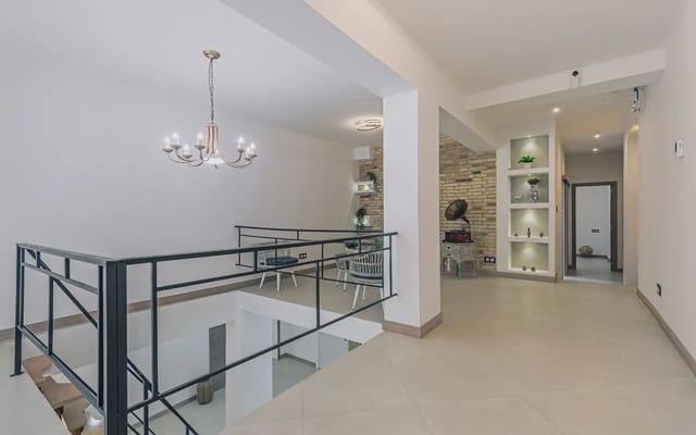 4 soverom Leilighet til salgs i El Poble Sec, Barcelona by - € 420 000 (Ref: 9781412)