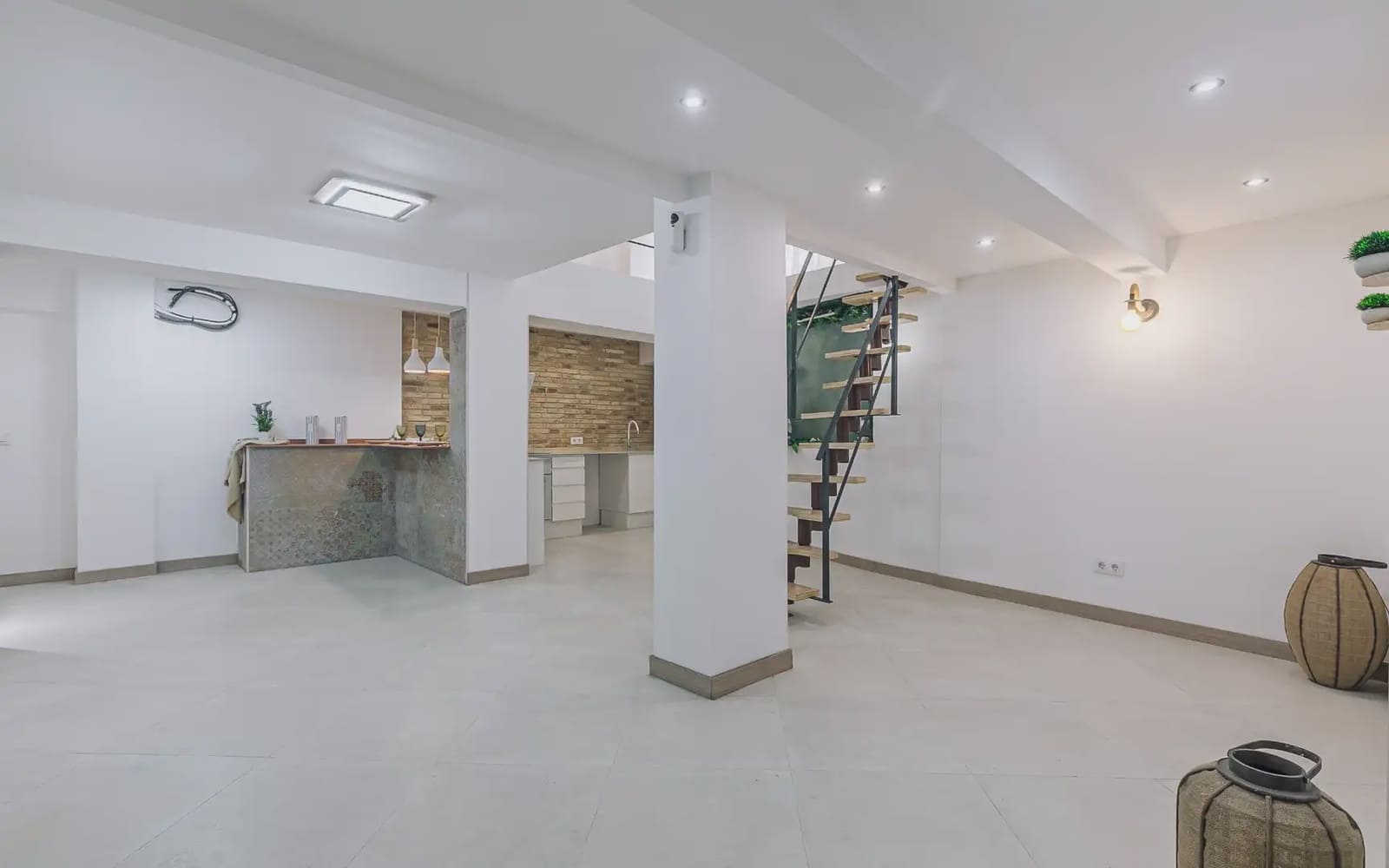 4 sovrum Lägenhet till salu i Barcelona stad - 389 000 € (Ref: 9781412)