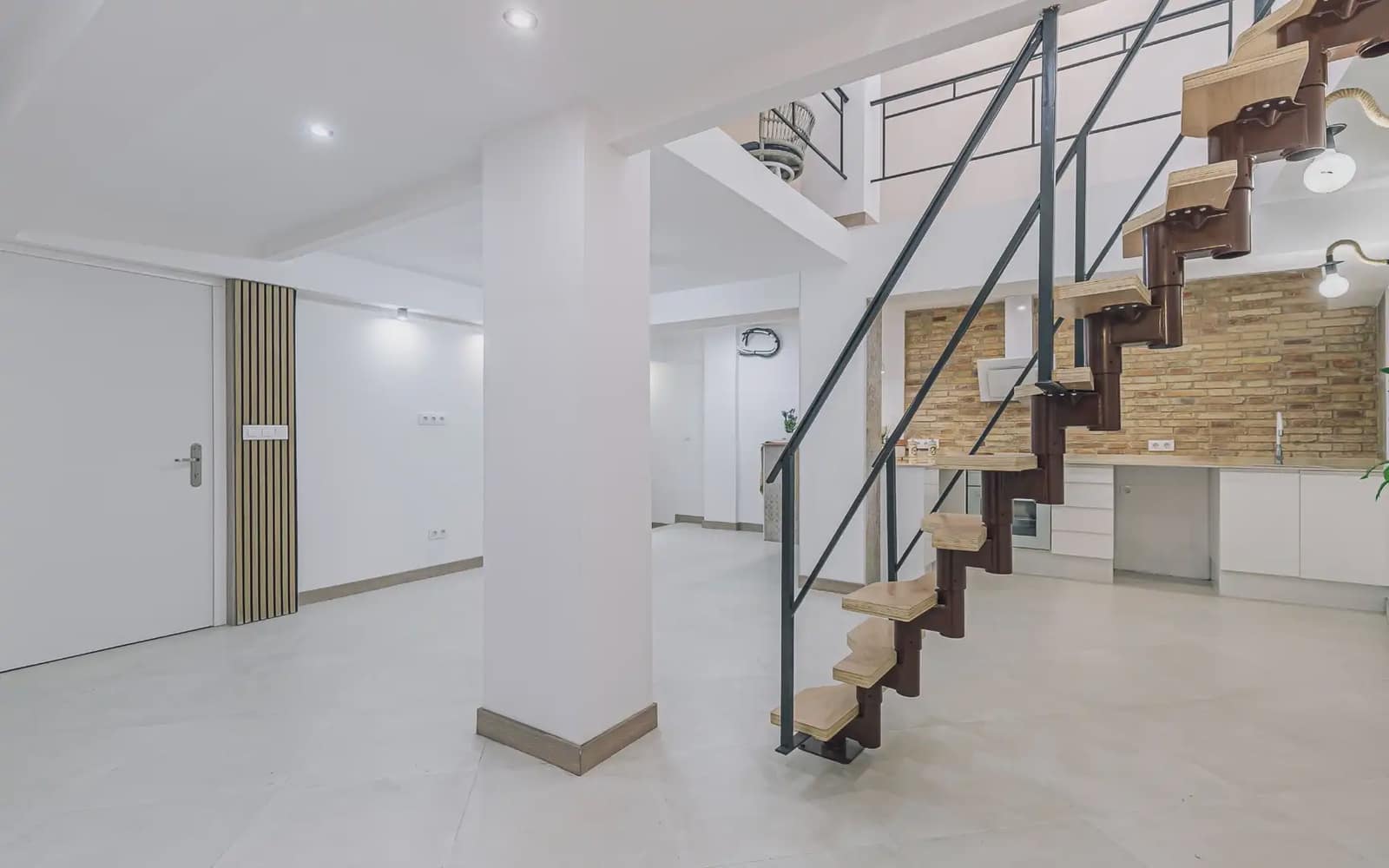 4 sovrum Lägenhet till salu i Barcelona stad - 389 000 € (Ref: 9781412)