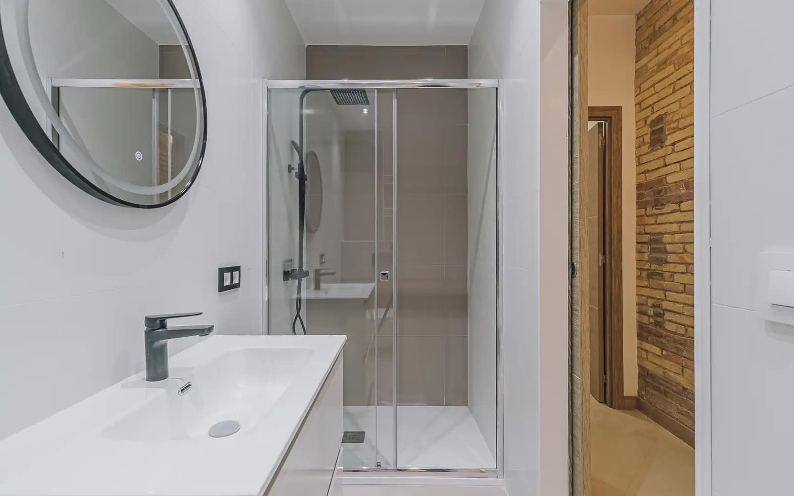 4 sovrum Lägenhet till salu i Barcelona stad - 389 000 € (Ref: 9781412)