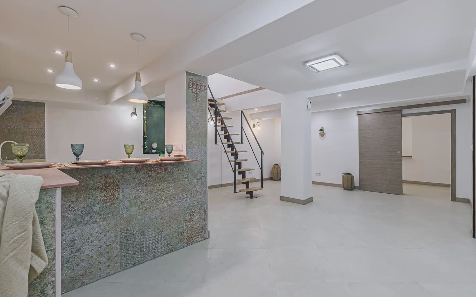 4 sovrum Lägenhet till salu i Barcelona stad - 389 000 € (Ref: 9781412)