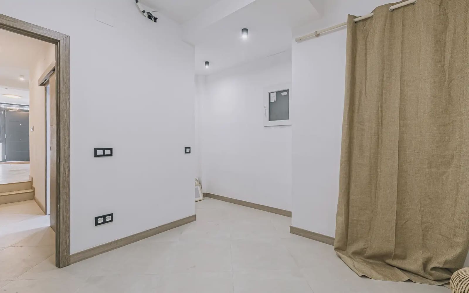 4 sovrum Lägenhet till salu i Barcelona stad - 389 000 € (Ref: 9781412)