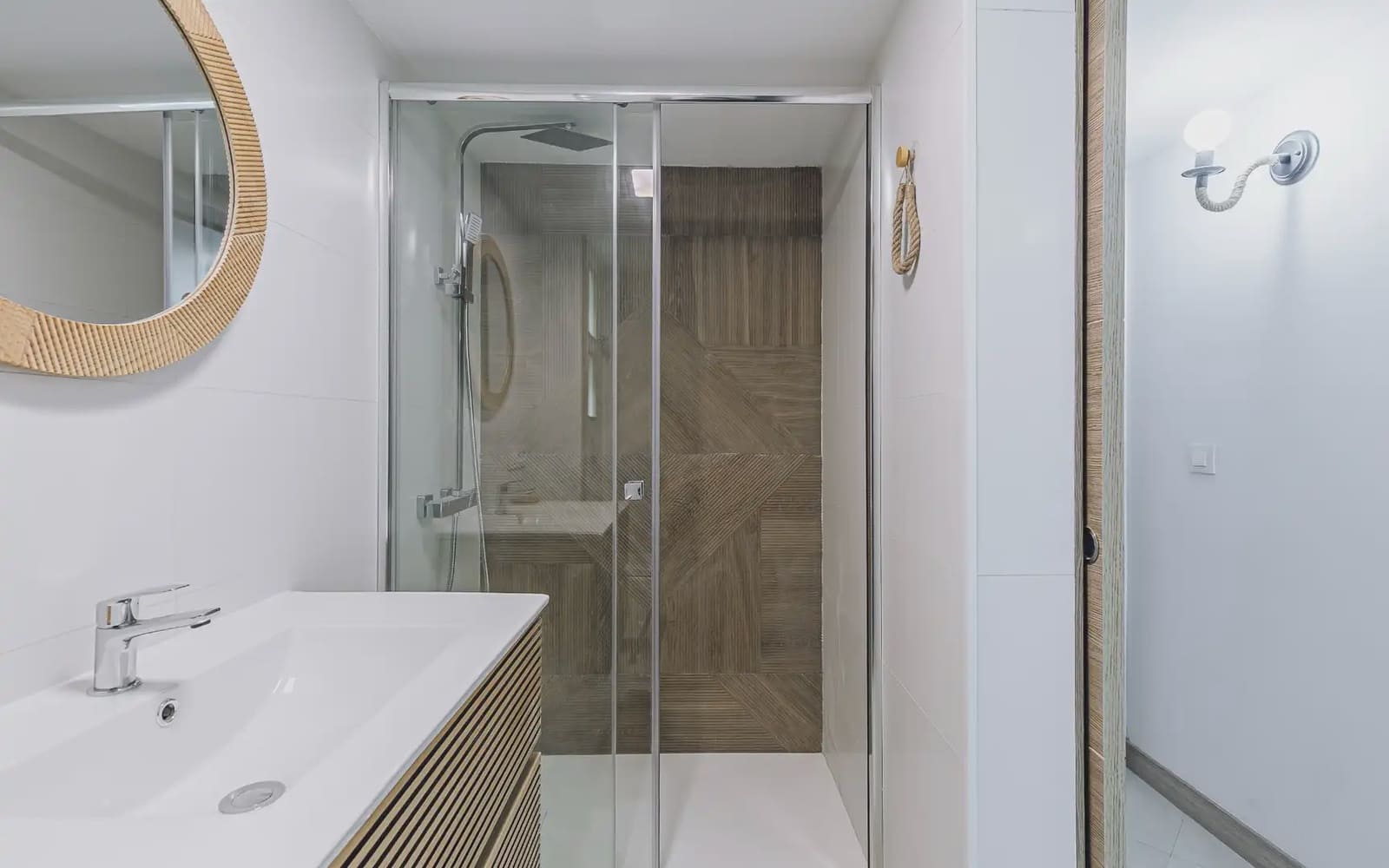 4 sovrum Lägenhet till salu i Barcelona stad - 389 000 € (Ref: 9781412)