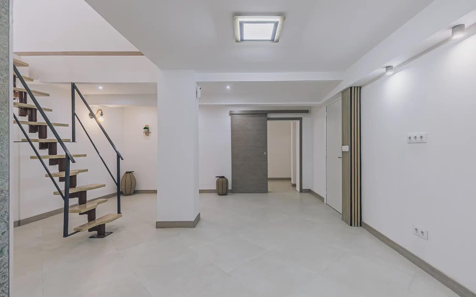 4 sovrum Lägenhet till salu i Barcelona stad - 389 000 € (Ref: 9781412)