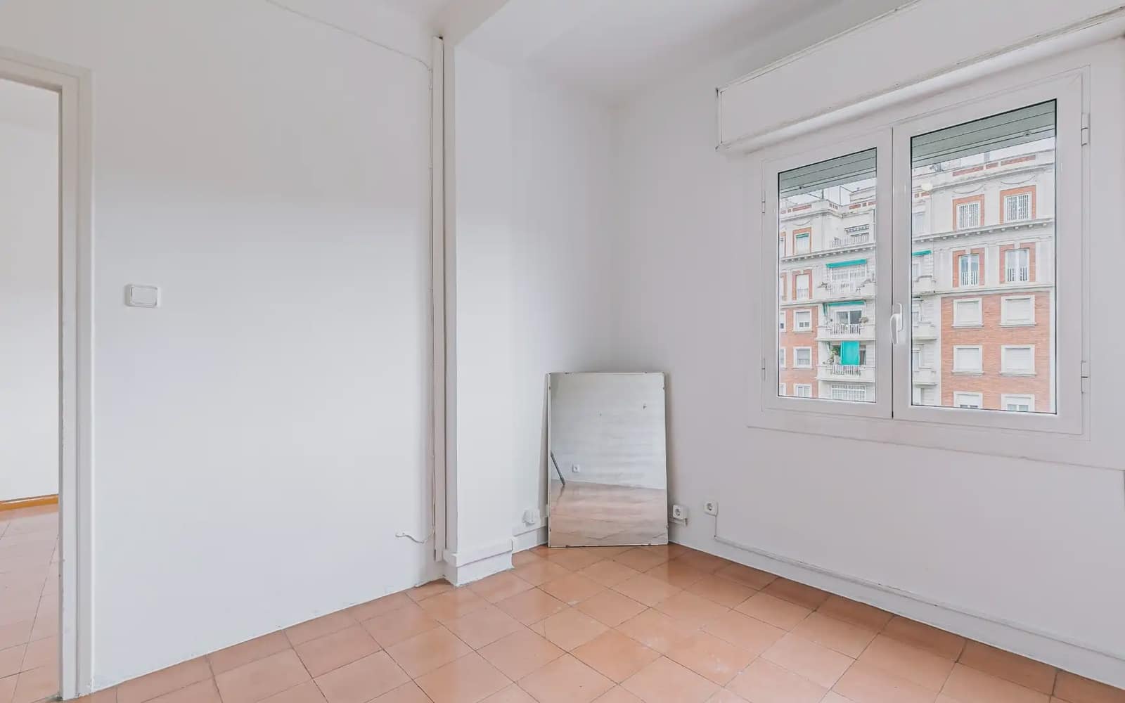 3 slaapkamer Flat te huur in Barcelona stad - € 913 (Ref: 9782360)