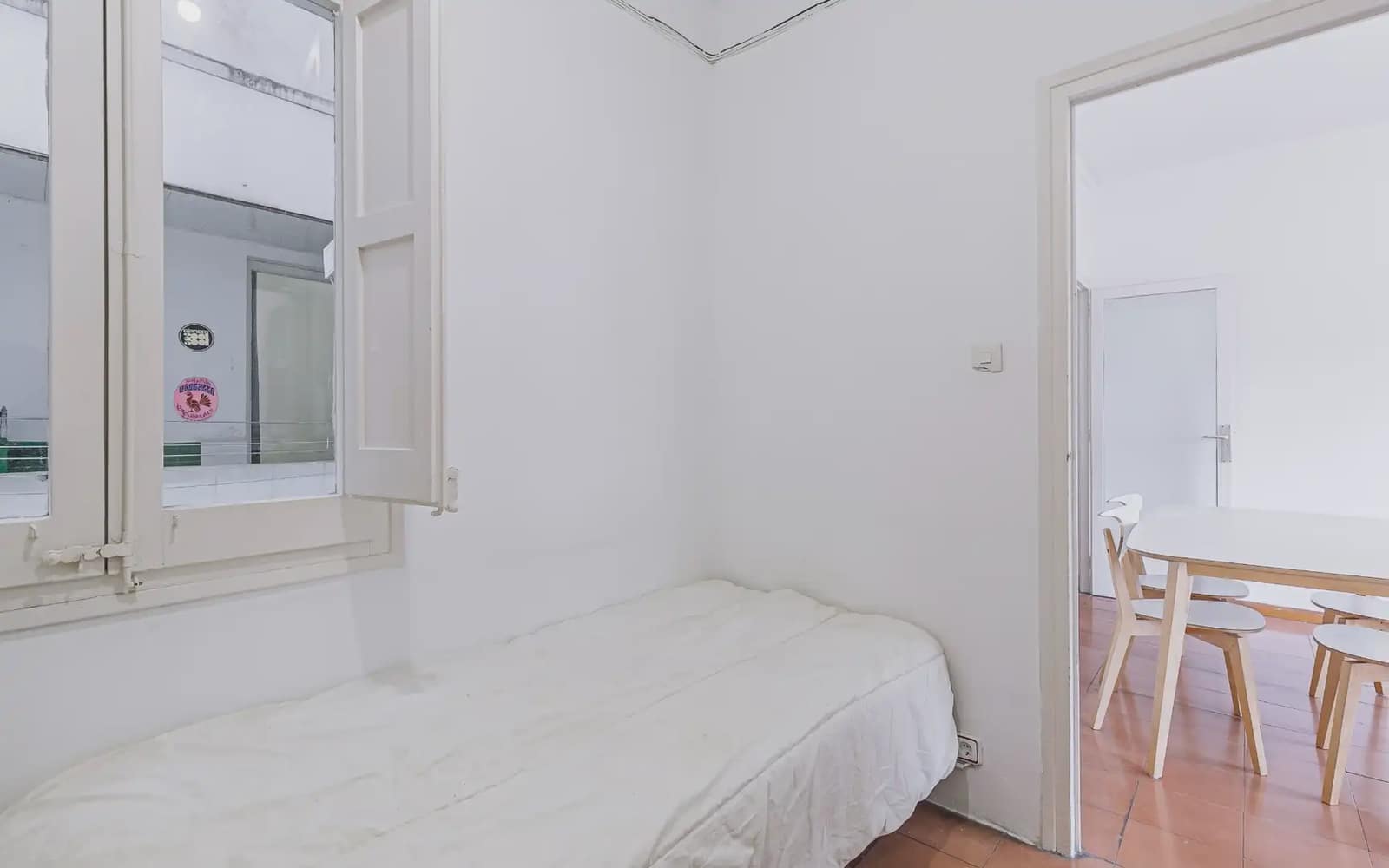 3 slaapkamer Flat te huur in Barcelona stad - € 913 (Ref: 9782360)