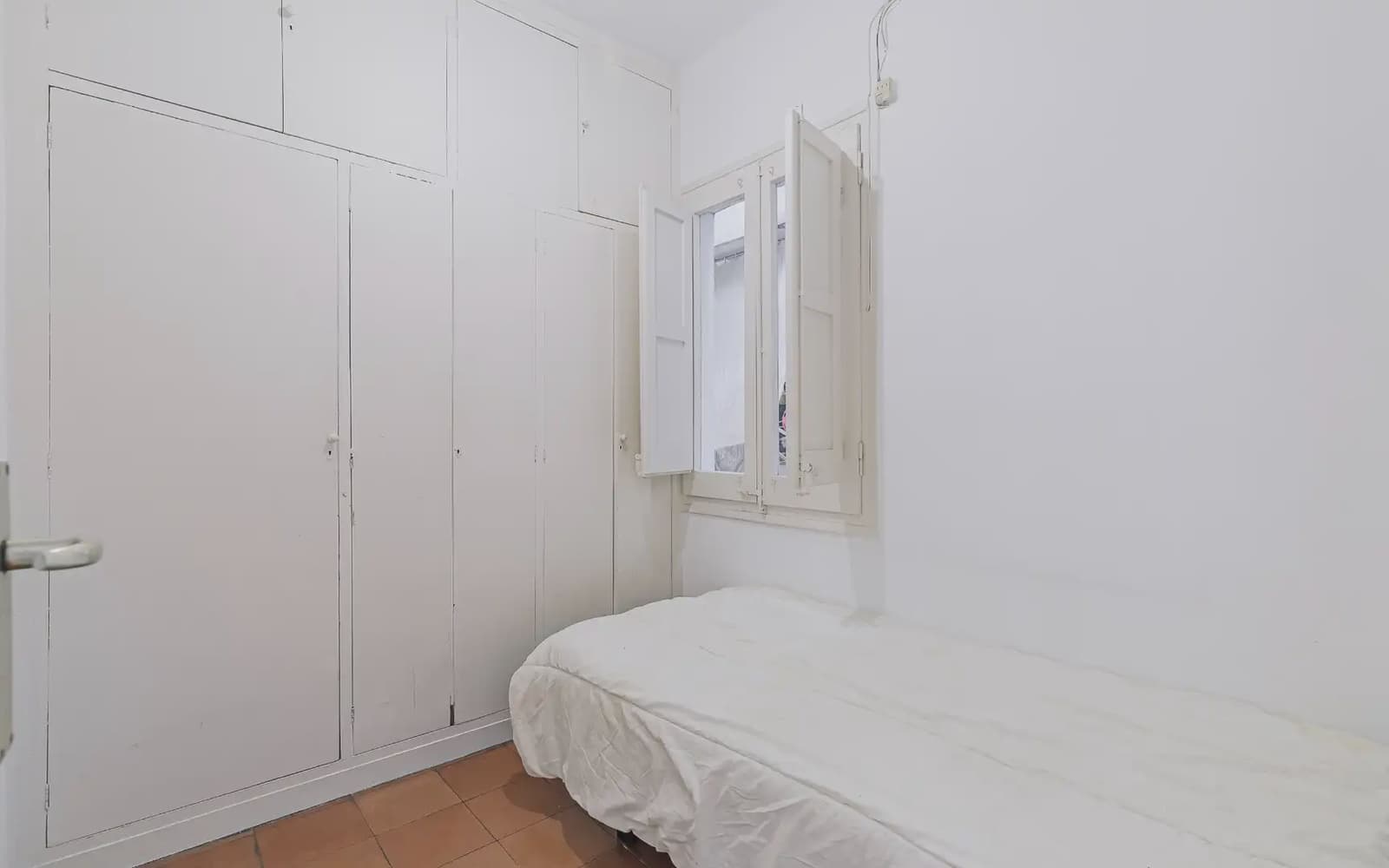 3 slaapkamer Flat te huur in Barcelona stad - € 913 (Ref: 9782360)