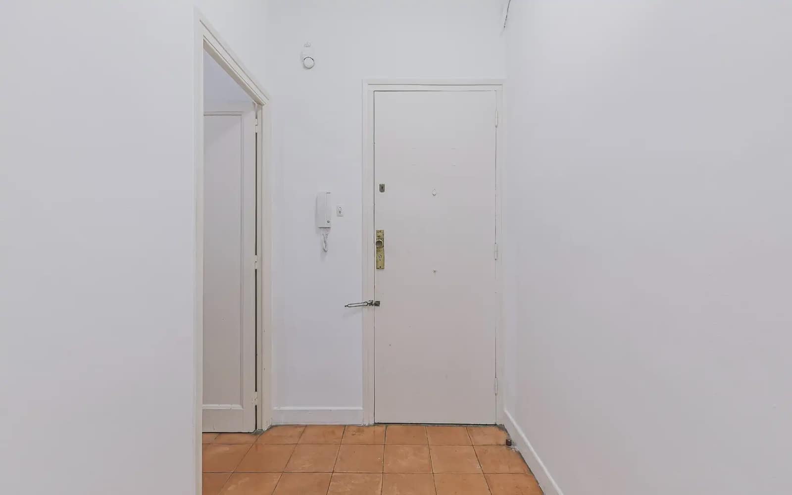 3 slaapkamer Flat te huur in Barcelona stad - € 913 (Ref: 9782360)
