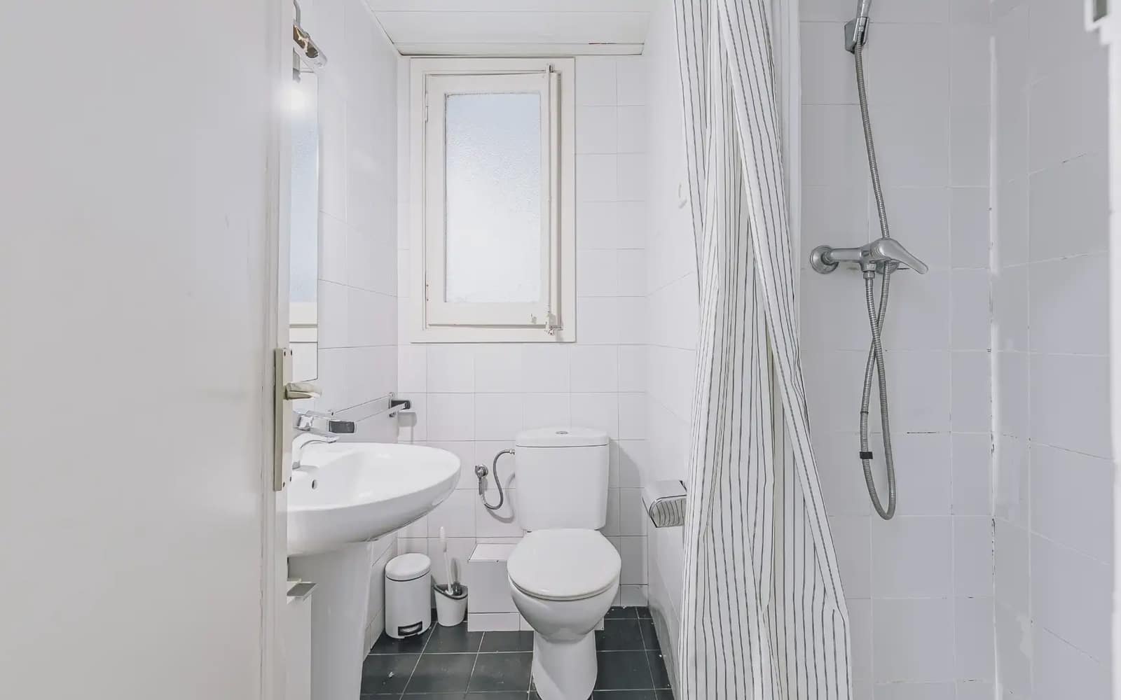 3 slaapkamer Flat te huur in Barcelona stad - € 913 (Ref: 9782360)