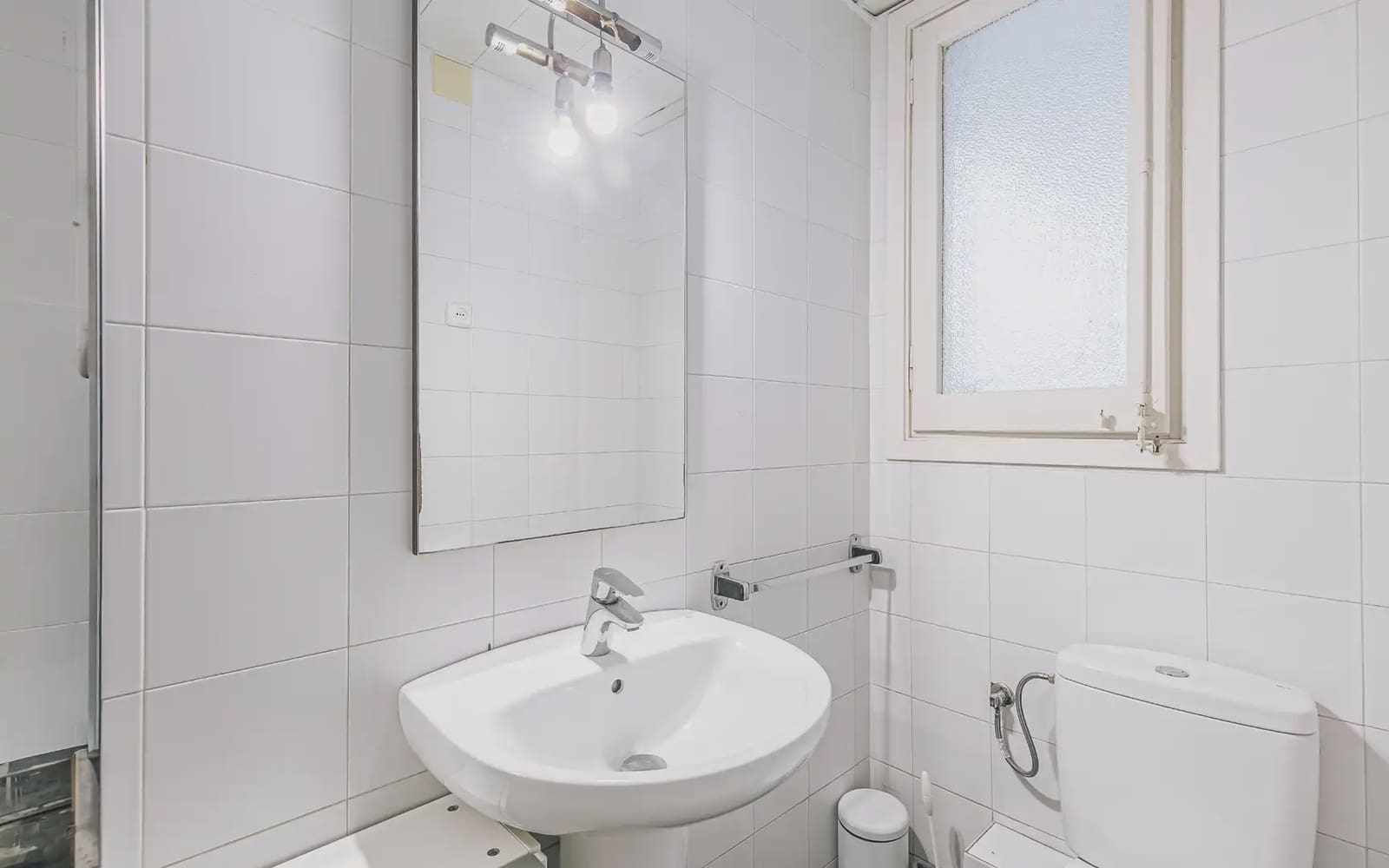 3 slaapkamer Flat te huur in Barcelona stad - € 913 (Ref: 9782360)