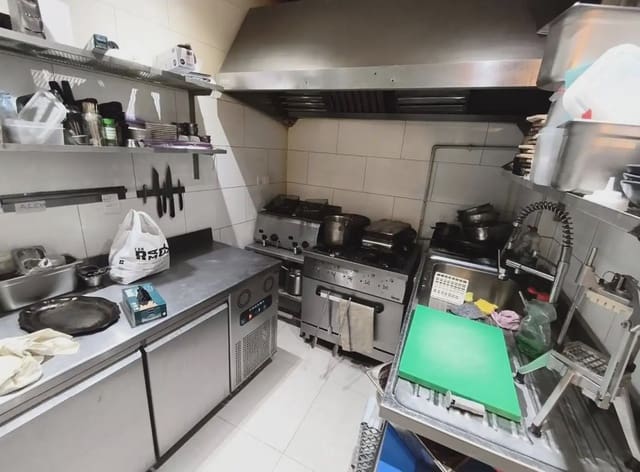 Commerciale in vendita in Sant Pere, Santa Caterina i La Ribera, Barcelona città - 60.000 € (Rif: 9784511)