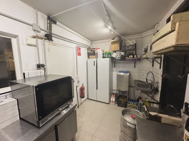 Commerciale in vendita in Sant Pere, Santa Caterina i La Ribera, Barcelona città - 60.000 € (Rif: 9784511)