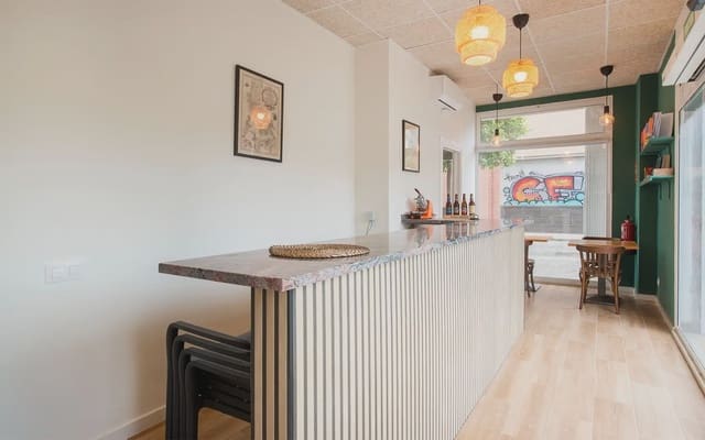 Kommersiell till salu i La Marina de Port, Barcelona stad - 190 000 € (Ref: 9784512)