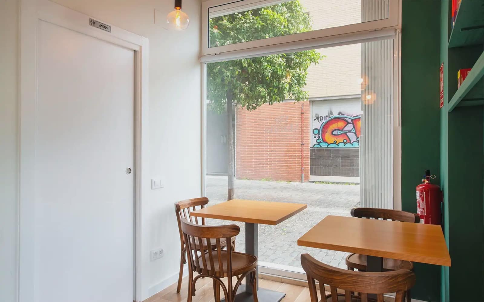 Erhverv til salg i Barcelona by - € 190.000 (Ref: 9784512)