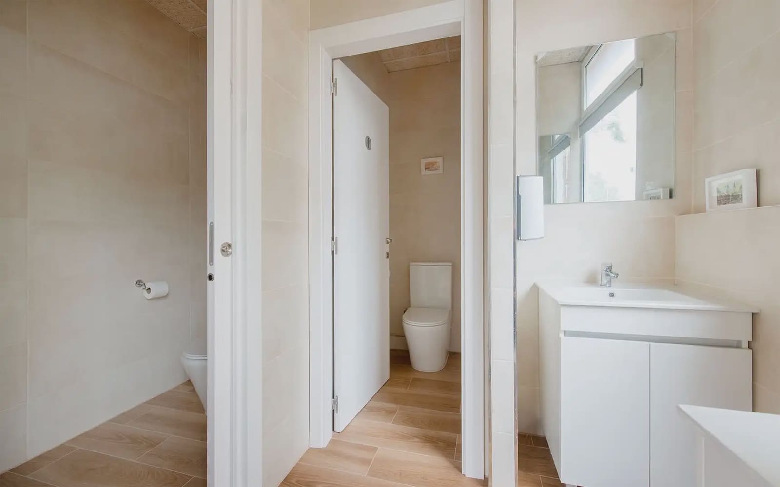 Erhverv til salg i Barcelona by - € 190.000 (Ref: 9784512)