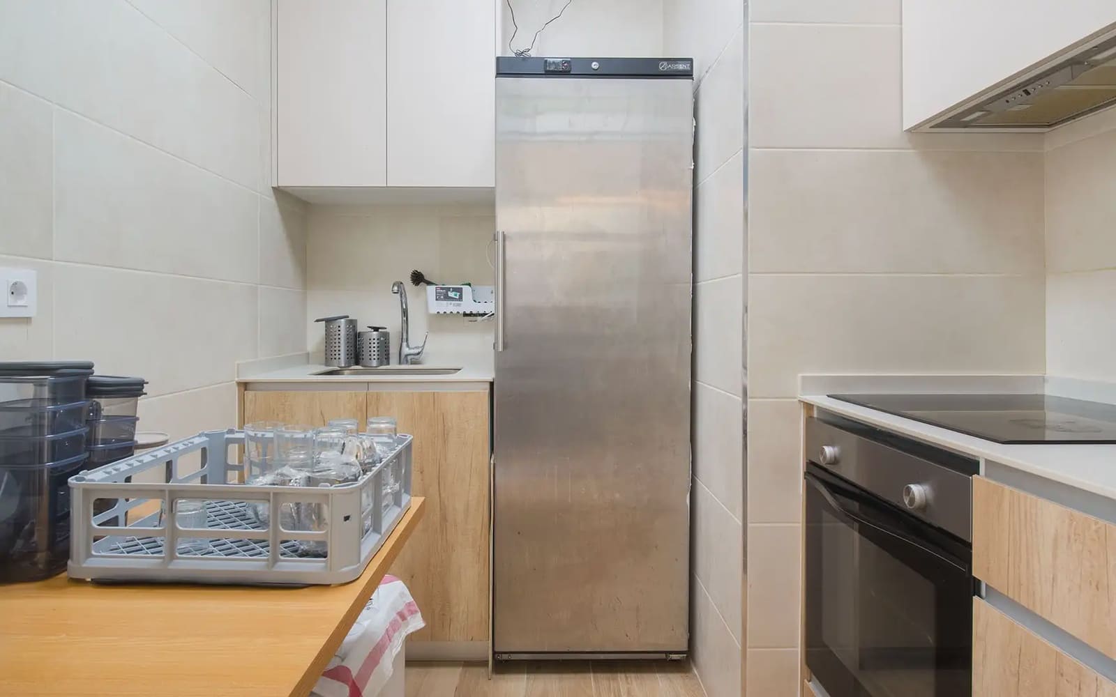 Erhverv til salg i Barcelona by - € 190.000 (Ref: 9784512)