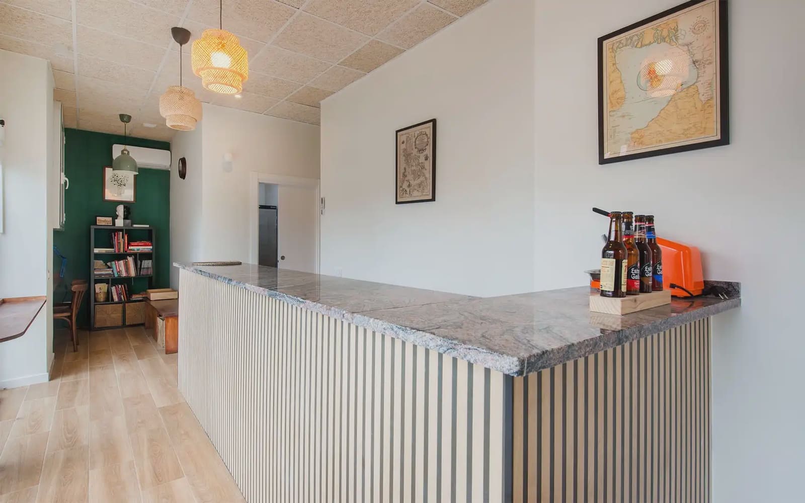 Erhverv til salg i Barcelona by - € 190.000 (Ref: 9784512)