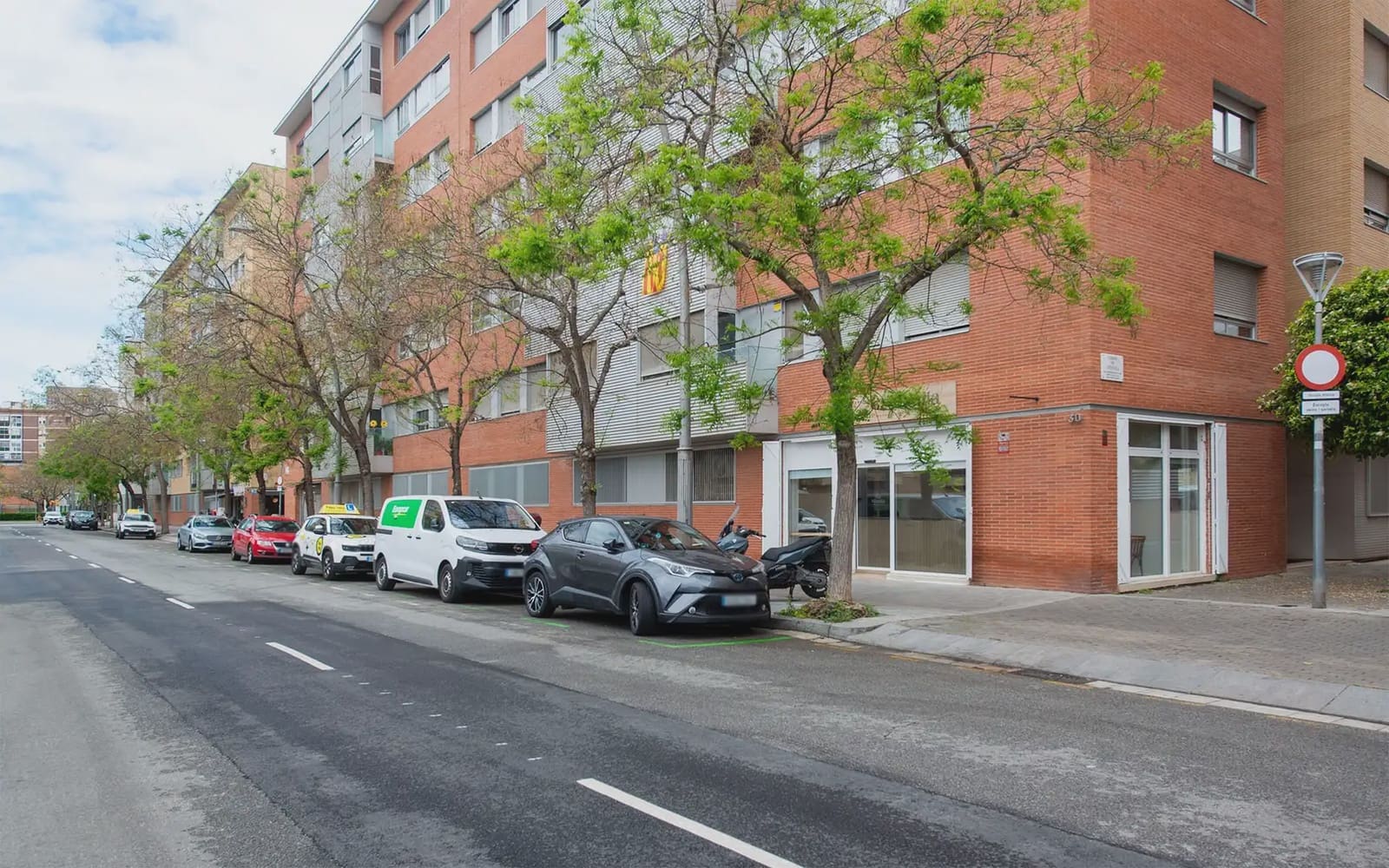 Erhverv til salg i Barcelona by - € 190.000 (Ref: 9784512)