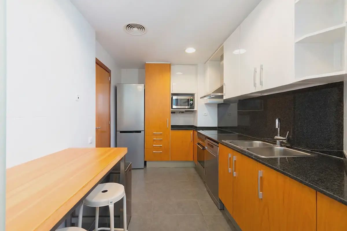 3 bedroom Flat for sale in Barcelona city with garage - € 650,000 (Ref: 9789797)