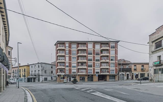 Garage for sale in Torelló - € 12,000 (Ref: 9793375)